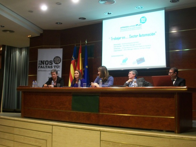 bluered-antiguos-alumnos-automoción