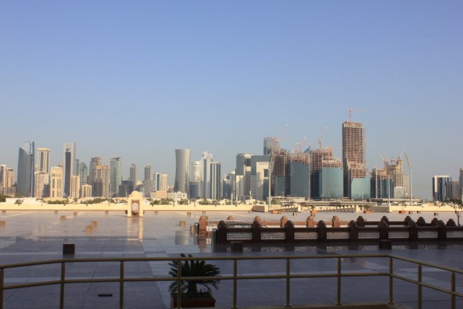 blue-red-paisaje-Qatar