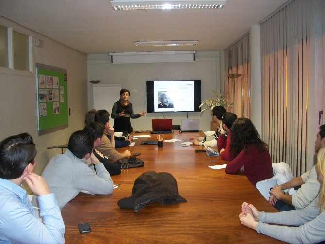 blue-red-Cristina-Quesada