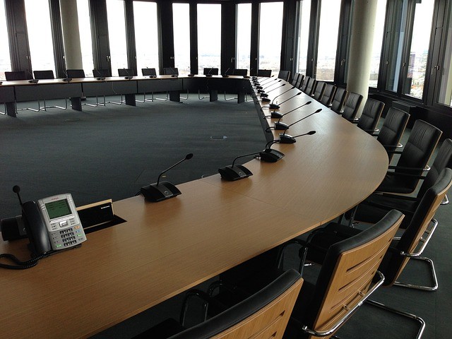 blue-red-salón-de-reuniones